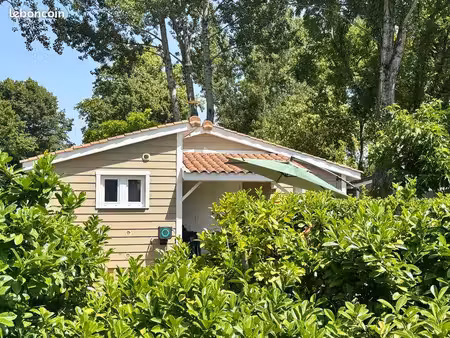 charmant chalet meublé 28 m² – 2 chambres  jardin & piscine