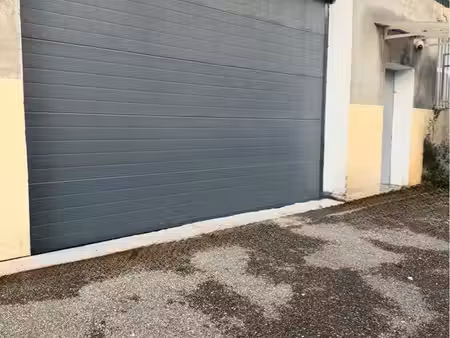 hangar 150 m2