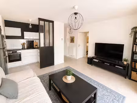 bruges tasta : appartement t2 libre de toute occupation