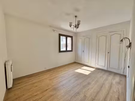 à vendre t2 de 56 4 m2 avec loggia  garage & cellier