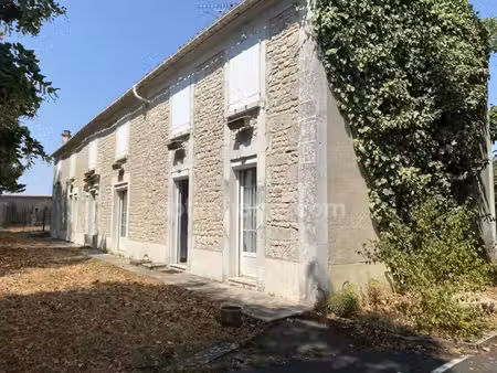 en charente  à seulement 12 minutes du centre-ville d’angoulême et de la gare tgv découvre