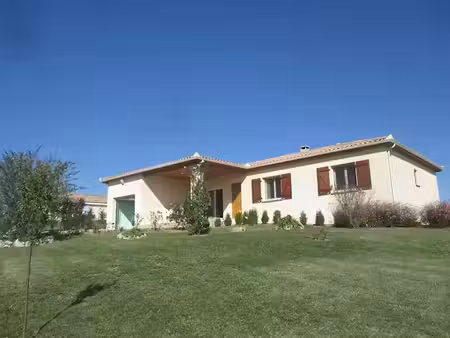 location maison 4 pièces 104 m² à caussade (82300)  960 €