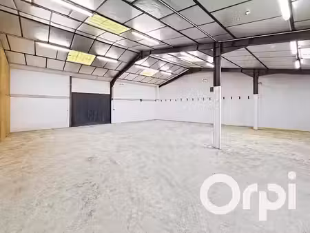 location locaux professionnels à la voulte-sur-rhône (07800)  1 180 €