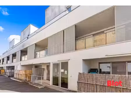 a vendre - exclusivite - appartement t3 - terrasse et stationnements