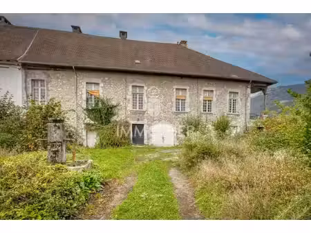 propriété - 288m²