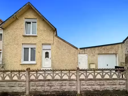 maison individuelle avec grand garage  jardin et nombreuses dépendances – quartier calme d
