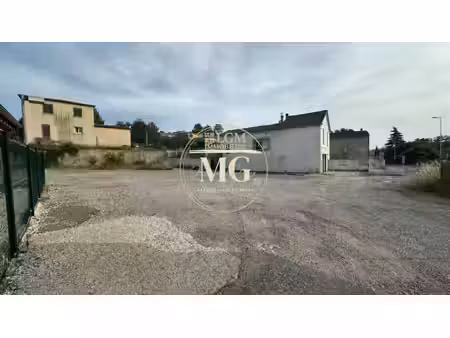 saint-julien-les-rosiers – ensemble immobilier de rapport sur 1 540 m² dont environ 915 m²