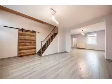 maison 3 facades avec 2 chambres  terasses et jardin