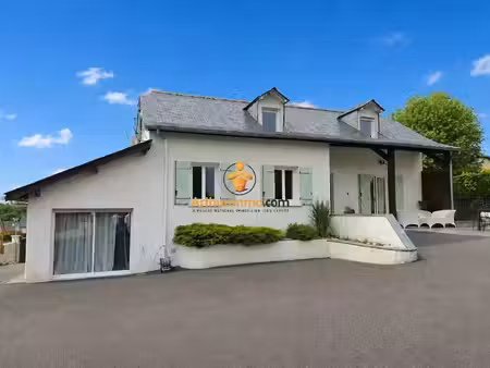 vente maison 4 pièces 130 m2 à ger