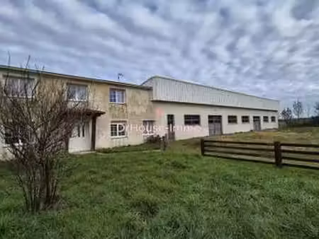 vente maison à grues (85580) : à vendre / 156m² grues