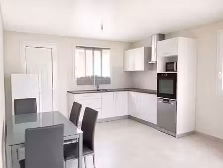 location maison 4 pièces  71.00m²  le lamentin