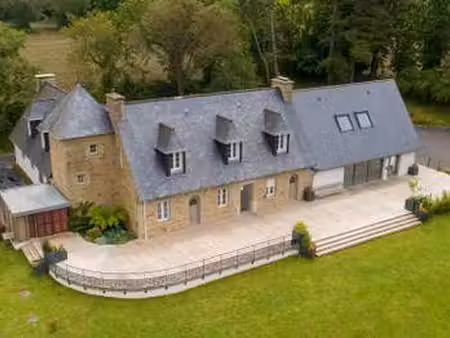 vente maison à locronan (29180) : à vendre / 351m² locronan