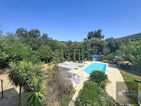 villa familiale avec piscine sur 2 089 m² - bormes-les-mimosas