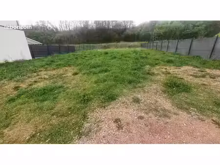 terrain 770 m² sennece les macon