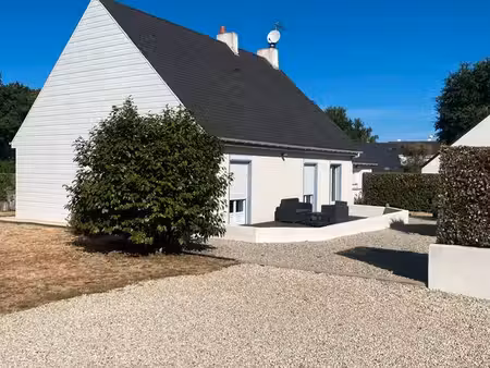 maison de plain-pied de 115 m2 sur un terrain de 1170 m2 - 4 chambres - proche centre-vill