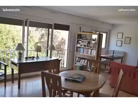 mont-saint-aignan saint-andré – 92 m² – dernier étage – très grand séjour – vue dégagée
