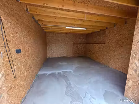 box/ garage a louer