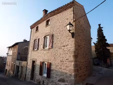 maison de bourg à montpeyroux