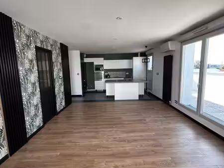 magnifique f4 de 90 m² entièrement refait à neuf avec toit-terrasse et double boxs
