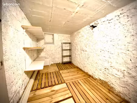 cave facile d’accès pour stockage / box / entrepôt / garde meuble