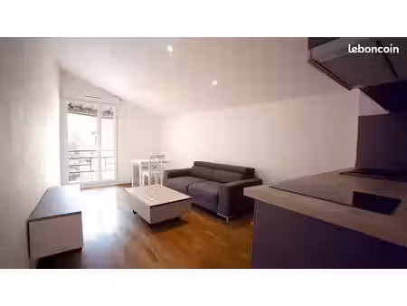 appartement avec balcon équipé et meublé centre ville bagnols-sur-cèze