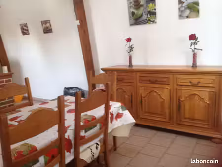 t3 1er étage meublé