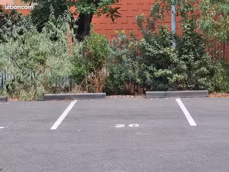 place de parking aérienne à louer - blagnac - quartier des cèdres