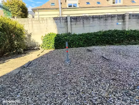 place de parking – compiègne proche gare