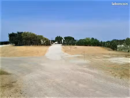 2 terrains 660m2 et 440m2 et conteneur 23m2 bord rd7
