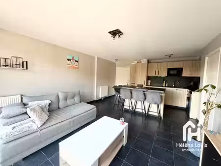 joli t2 rénové avec balcon et parking