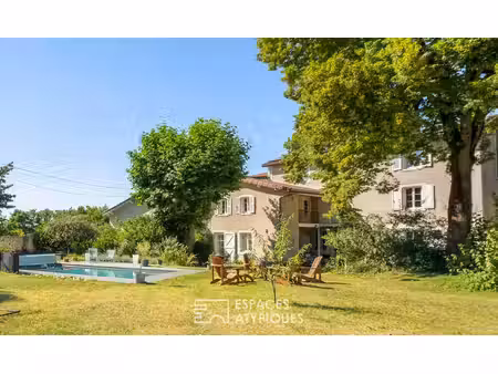 ferme réinventée : volumes généreux  piscine et potentiel pro
