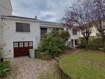 les sorinieres : grande maison familiale à rénover en plein