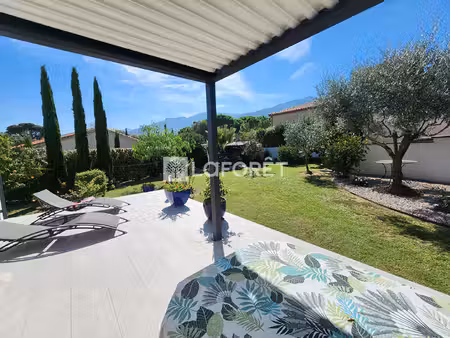 maison 4 faces de plain-pied avec vue sur les albères