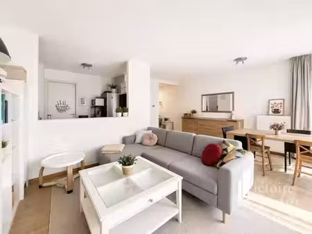 appartement à louer à etterbeek € 1.800 (lr6h5) - victoire junot location | zimmo