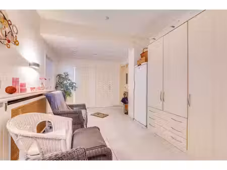 appartement 2chbres/ascenceurs/jardin/garage