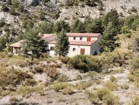 maison castellet les sausses