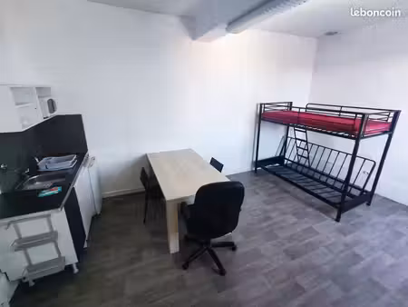 grand studio équipé 27m2 - centre saint pourçain