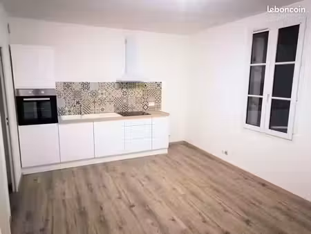 ? duplex 60 m² – plein centre-ville de châtellerault – disponible septembre