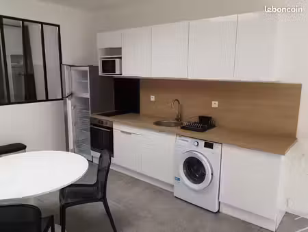 t2 refait à neuf lille avec terrasse
