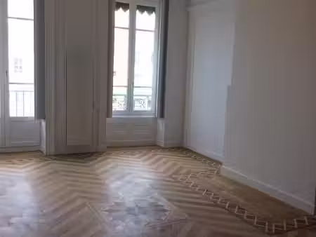 appartement 3 pièces 111 m²