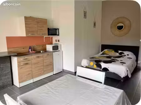 studio meublé avec terrasse