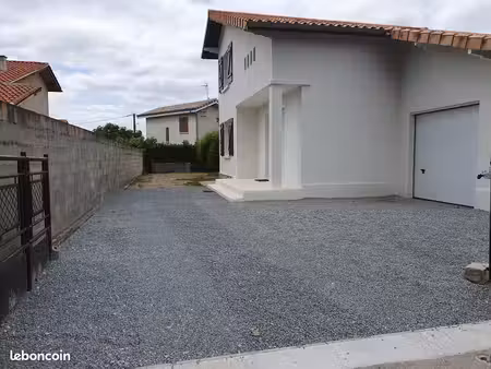 loue maison charruaud