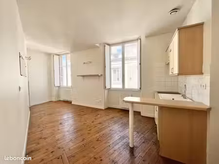 studio 1 pièce 29 m²