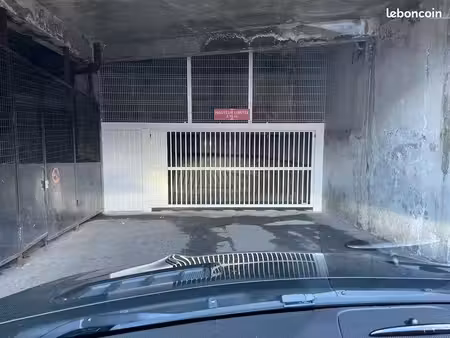 loue garage sécurisé