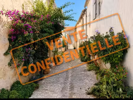 maison de village rénovée au cœur de la flotte – charme  confort et vie tout à pied la flo