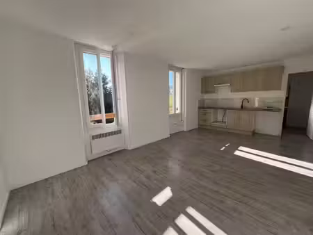 location appartement 4 pièces 70 m² à la garde (83130)