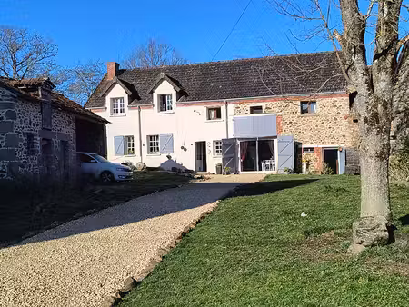 creuse - maison polyvalente de 5 chambres avec piscine  dépendances et possibilité d'aména