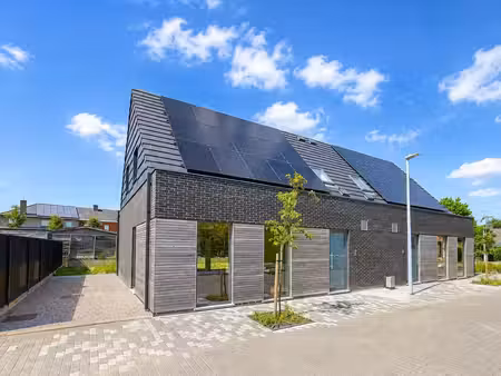 nieuwbouwwoning in doodlopende straat  vlakbij centrum deerlijk