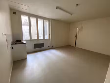 appartement 1 pièces 22 m² à louer saint-quentin 02100 ? | era immobilier