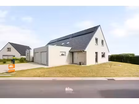 recente halfopen woning (bj:2023) met landelijk uitzicht in wijtschate